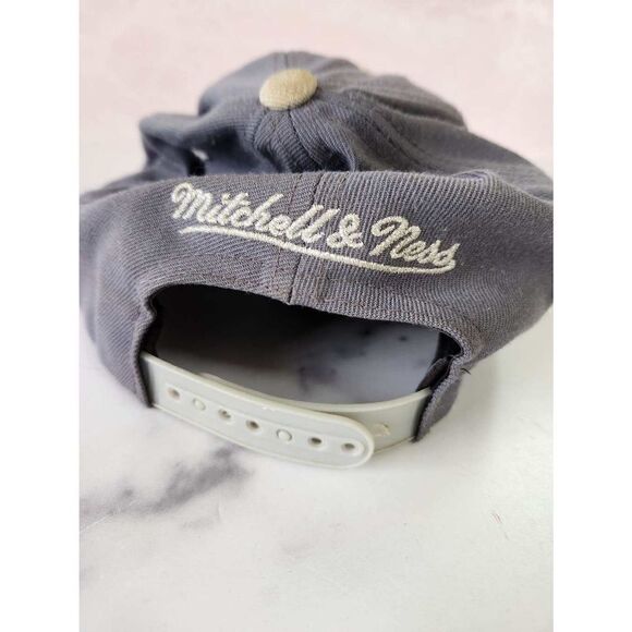 Chicago Bulls Basketball grey hat Mitchell & Ness Nostalgia Co. Philadelphia Har - Picture 5 of 7